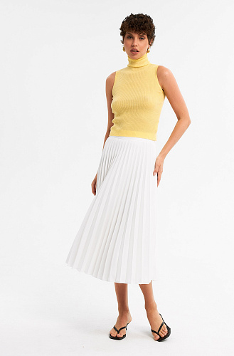 Топ с высоким воротом