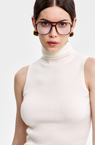 Топ с воротником стойка