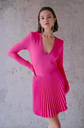 Боди с глубоким вырезом 