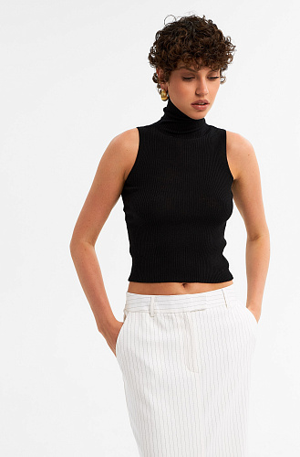 Топ с высоким воротом