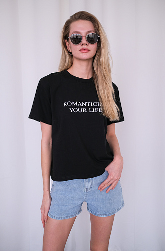 Футболка Romanticize