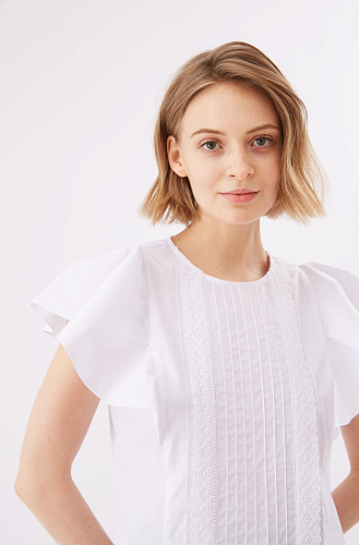 Топ с крылышками и вышивкой