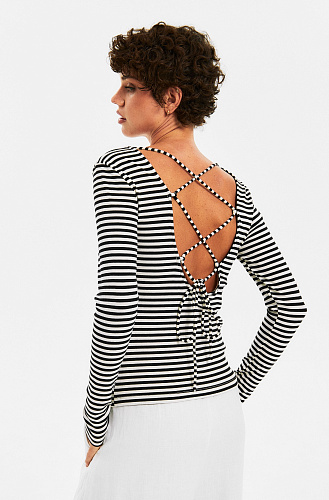 Топ с открытой спиной