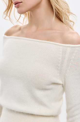 Джемпер с открытыми плечами