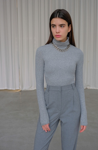 Водолазка в рубчик серая