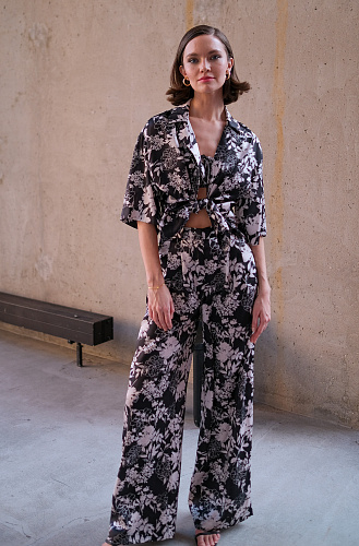 Рубашка принт бежевые цветы